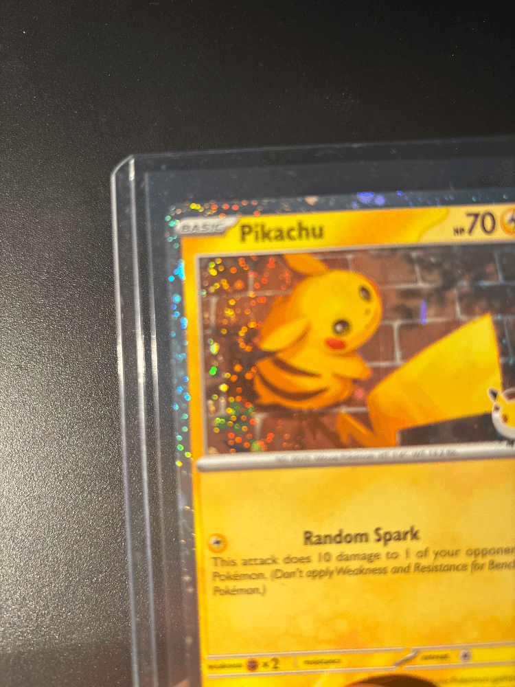 포켓몬스터 피카츄 30주년 프로모 카드 홀로 (북미판) + 뱃지